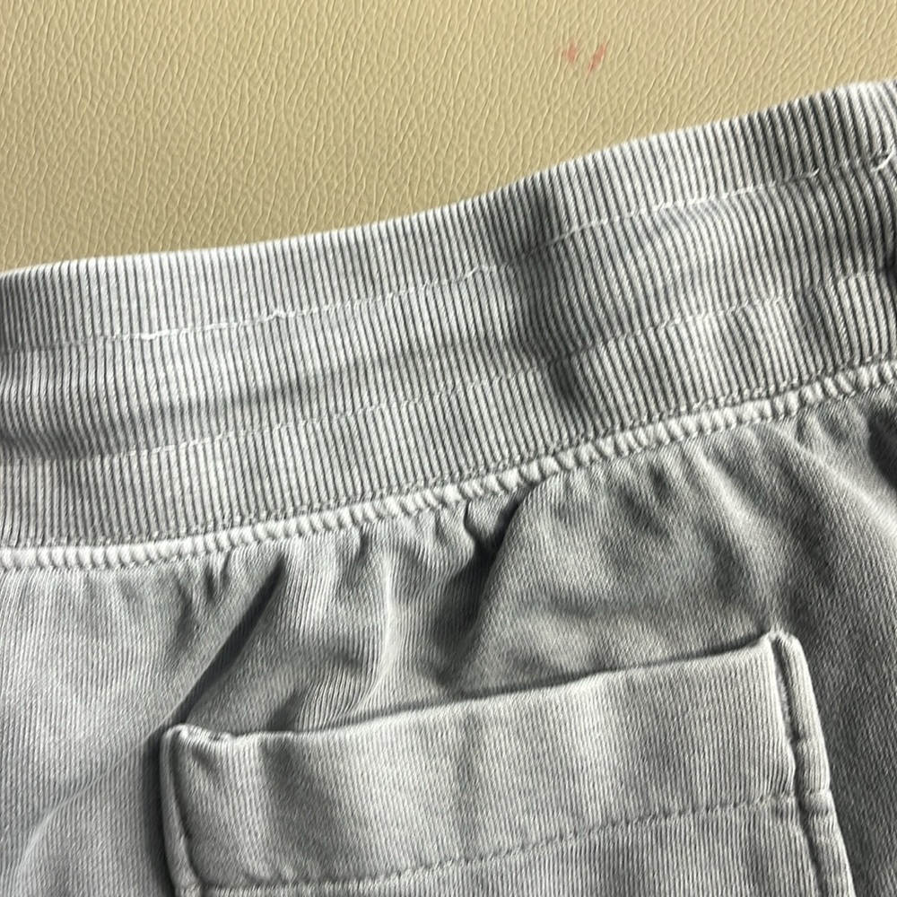 The North Face Light Gray Fleece Drawstring Shorts - Picture 6 of 9